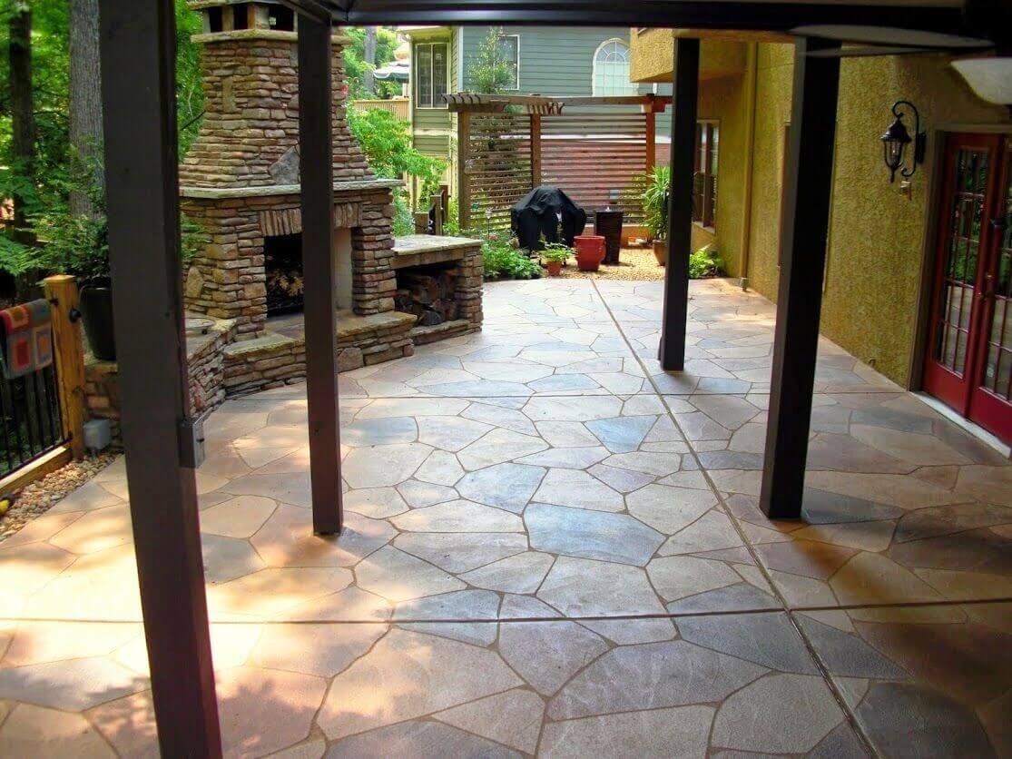 custom-colored-flagstone-patio