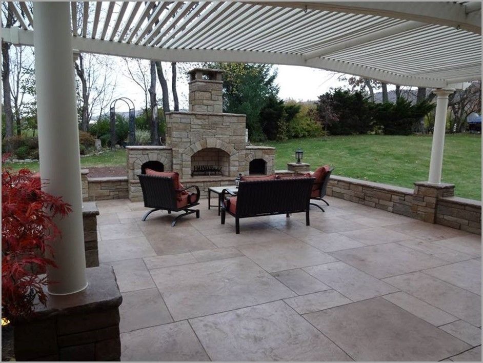 outdoor-fireplace-stamped-concrete