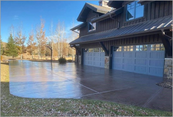 stained-concrete-decorative-outdoor-driveway.jpg