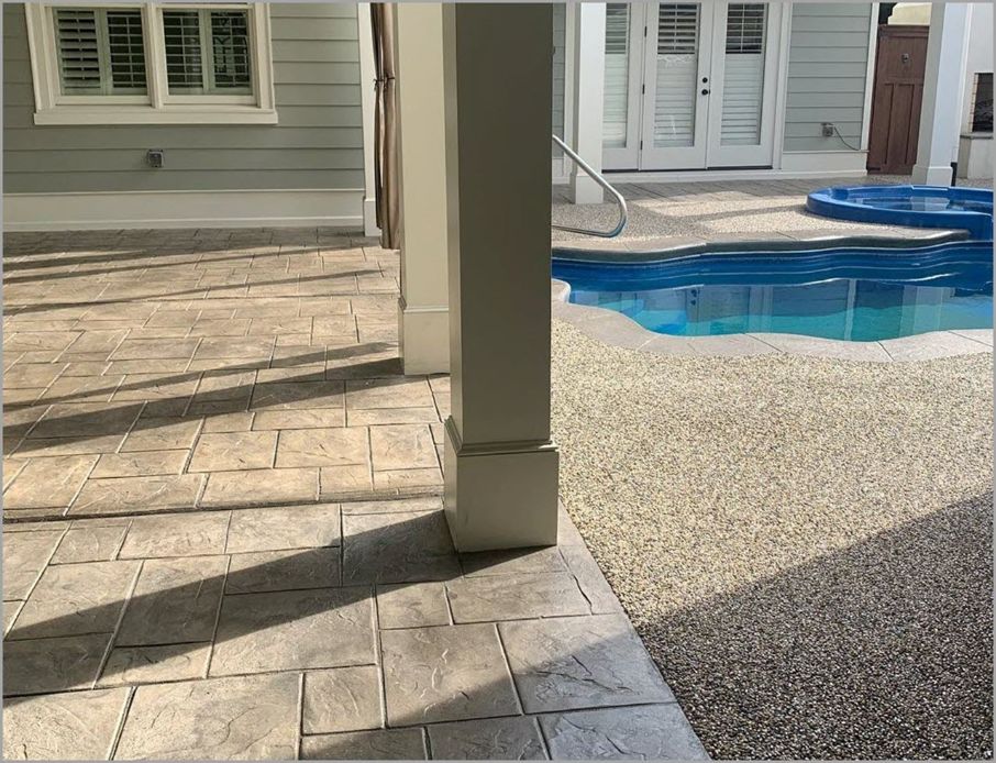 stamped-concrete-decorative-pool-deck